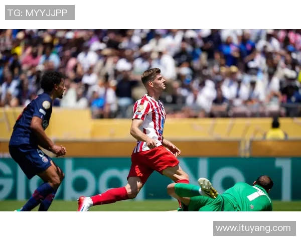 英超激战：多特蒙德凭乌龙球险胜马竞引发争议判罚热议