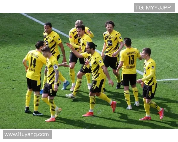 英超激战：多特蒙德大胜皇马红牌争议引发全场热议