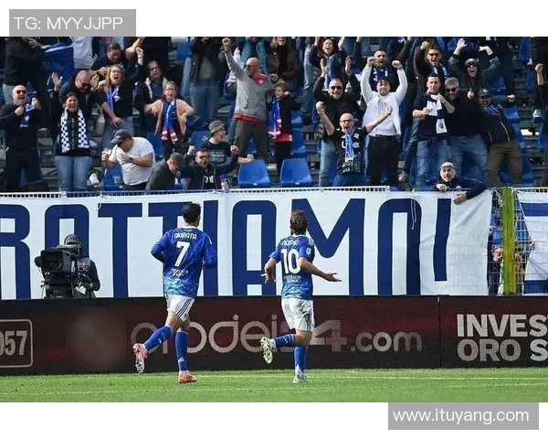 欧联杯焦点战皇马小胜巴萨争议判罚引发全场热议