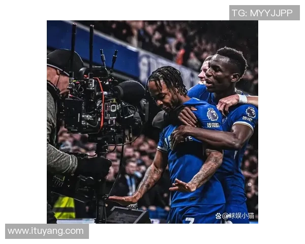 中超激战曼城逆转切尔西争议判罚引发全场热议